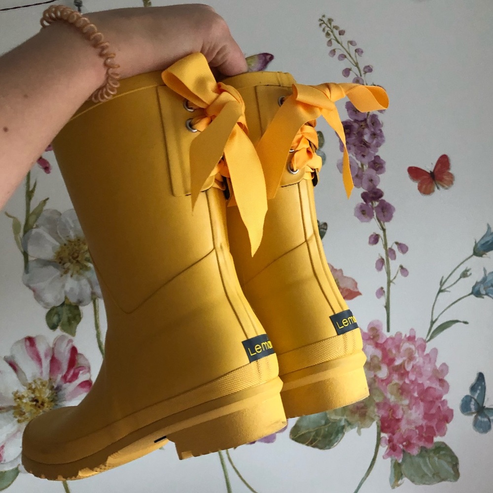 Yellow rainboots